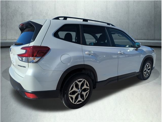 Used 2023 Subaru Forester Premium image 6