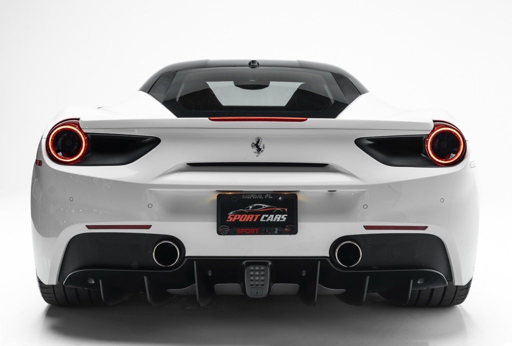 Used 2016 Ferrari 488 GTB image 8