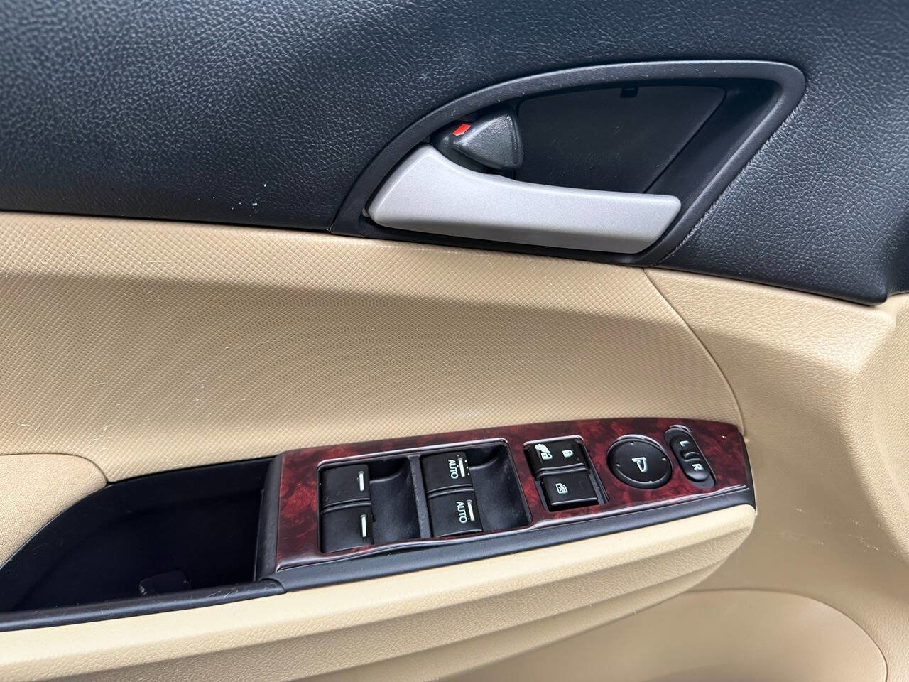 Used 2011 Honda Accord SE image 19