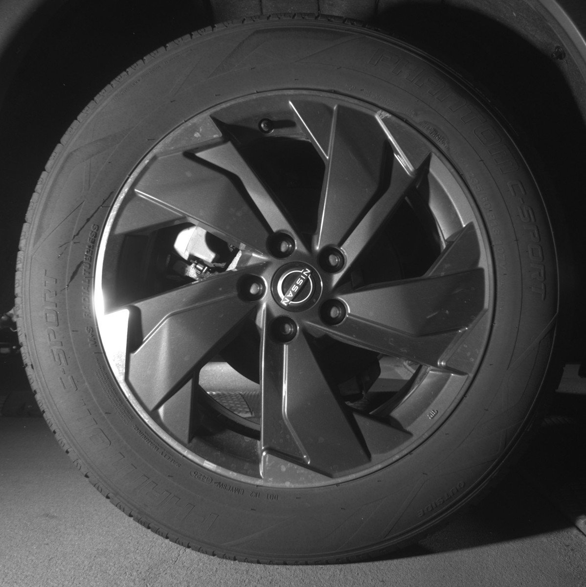 Used 2025 Nissan Rogue SV image 15