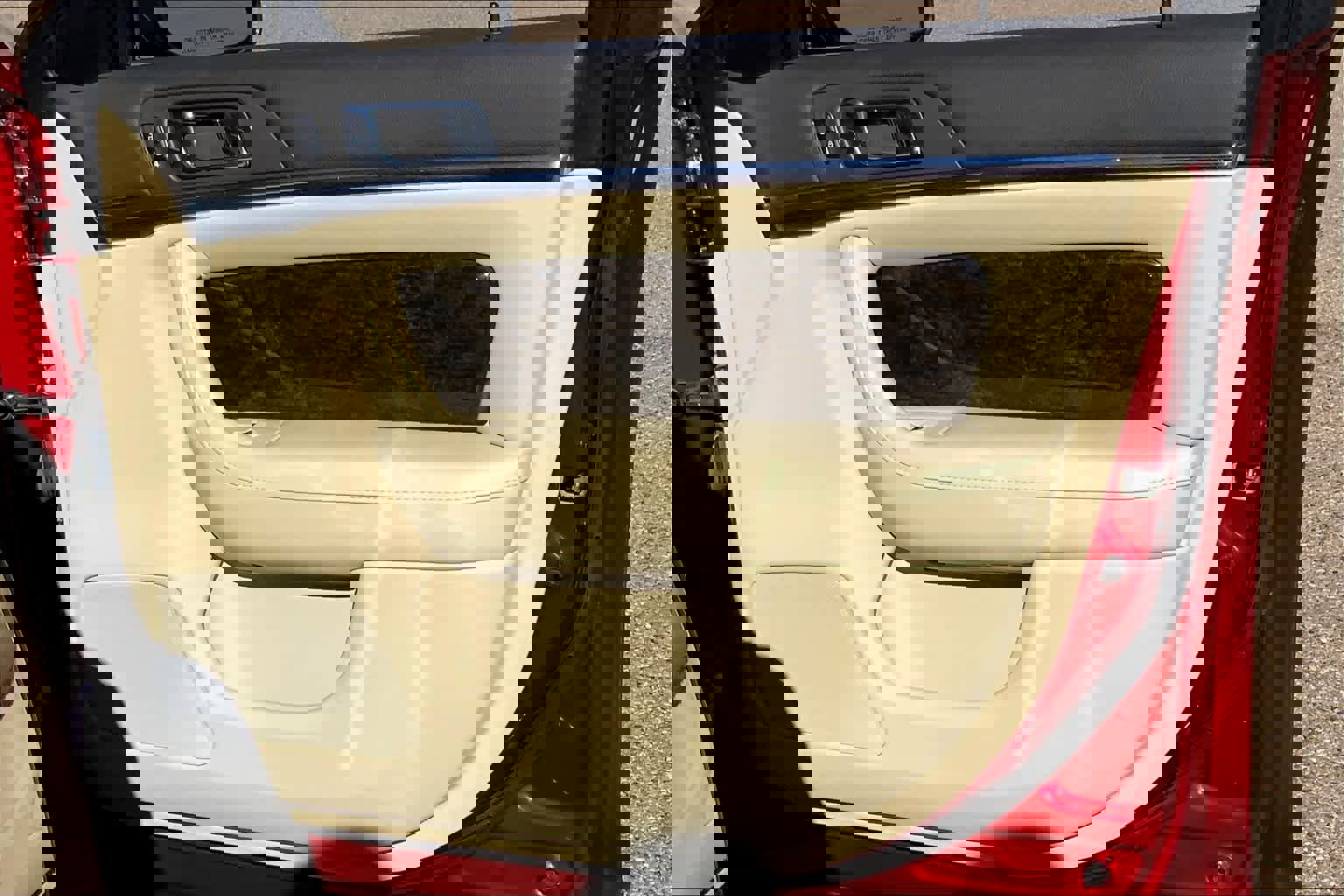 Used 2014 Lincoln MKS AWD w/ Equipment Group 201A image 22