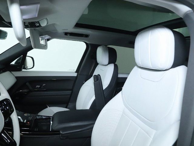 Used 2023 Land Rover Range Rover Sport SE Dynamic image 16