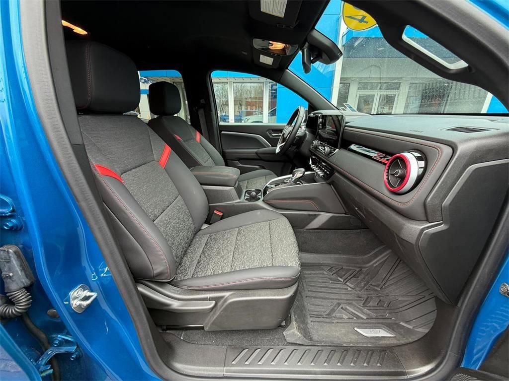 Used 2024 Chevrolet Colorado Z71 w/ Z71 Convenience Package 2 image 39
