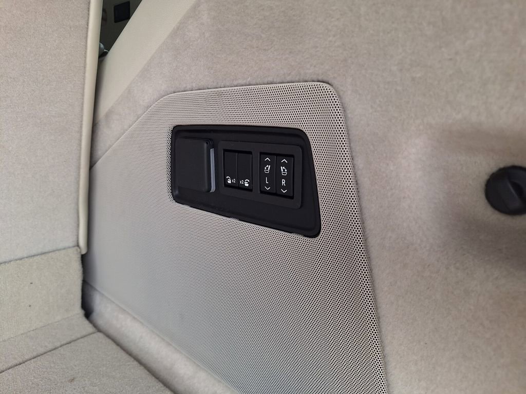 New 2026 Cadillac Escalade Platinum Luxury w/ LPO, Floor Liner Package AWD/4WD image 28