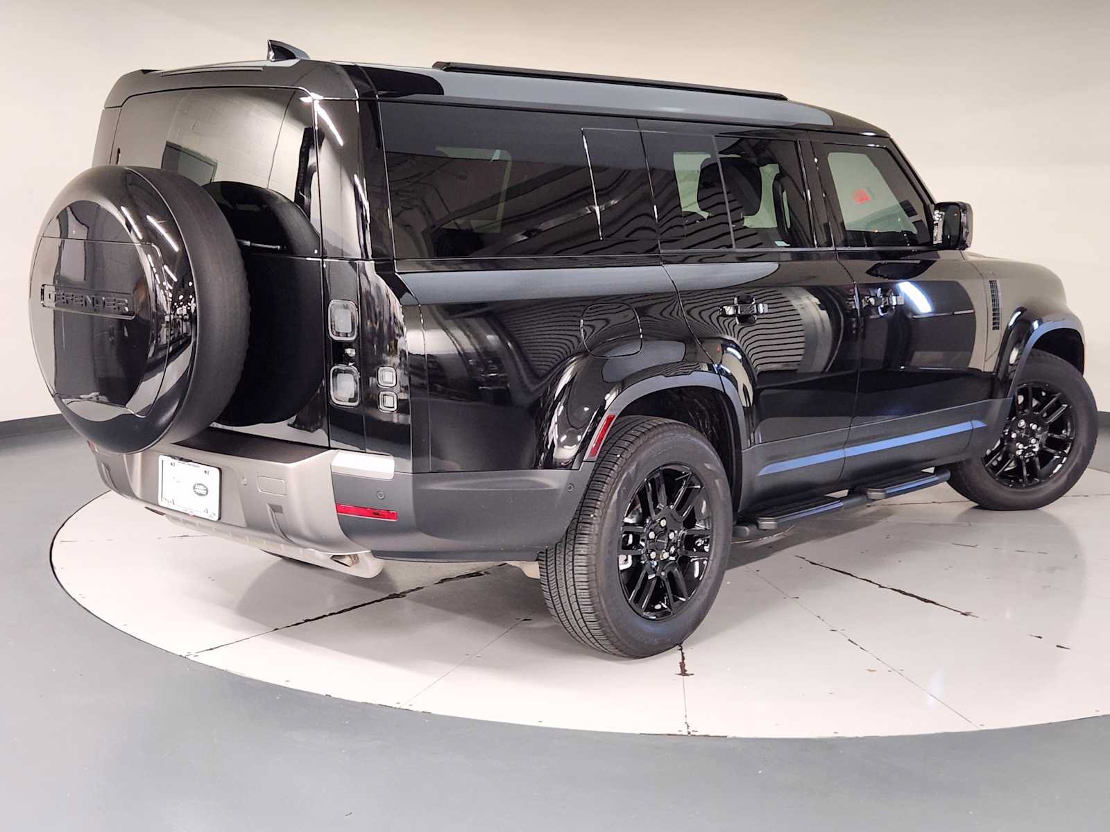 Used 2026 Land Rover Defender 130 S AWD/4WD image 2