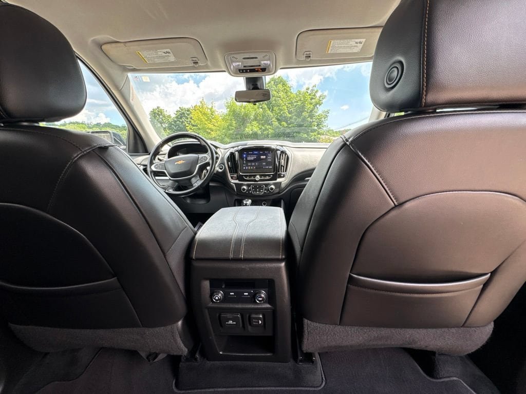 Used 2021 Chevrolet Traverse LT w/ LT Premium Package AWD/4WD image 23