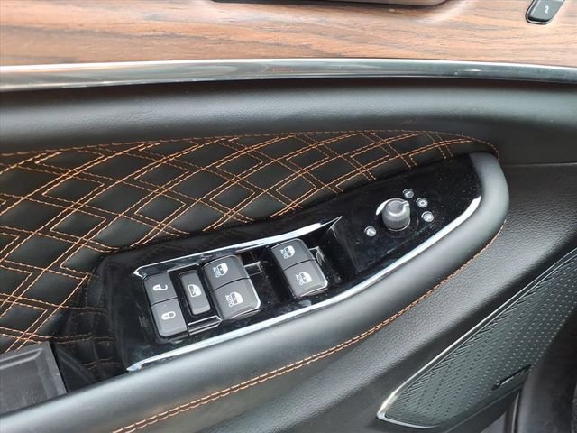 Used 2024 Jeep Grand Cherokee L Summit w/ Advanced Protech Group IV AWD/4WD image 17