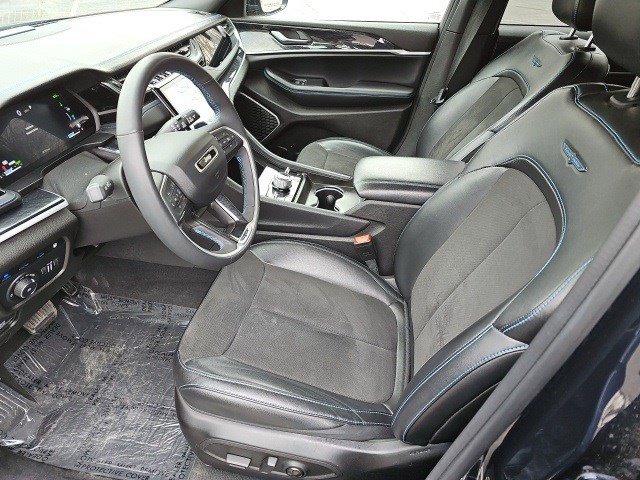 Used 2024 Jeep Grand Cherokee Trailhawk image 19