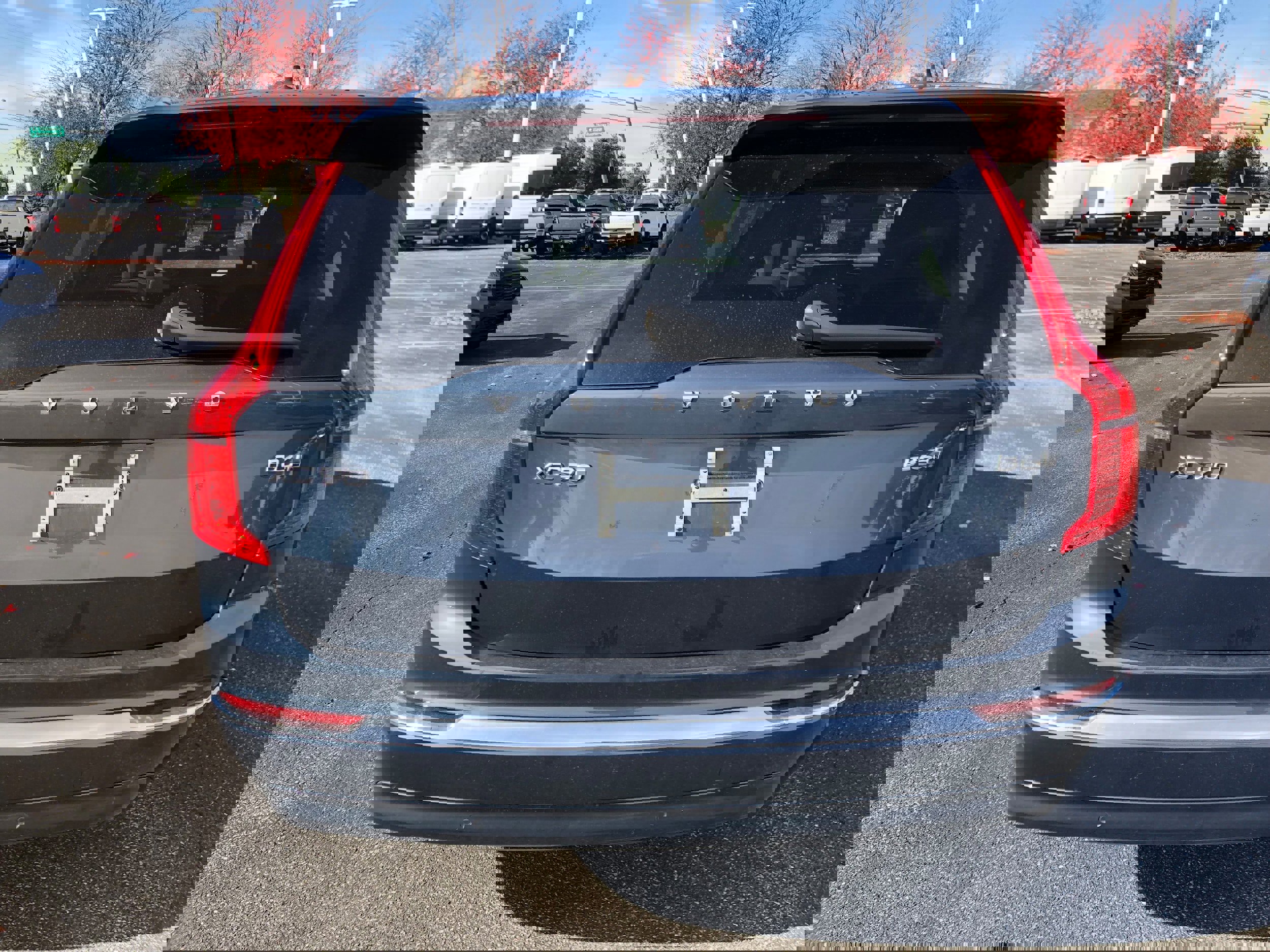 Used 2023 Volvo XC90 B6 Plus image 4