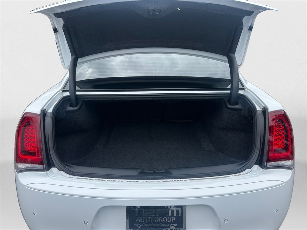 Certified 2023 Chrysler 300 C image 13
