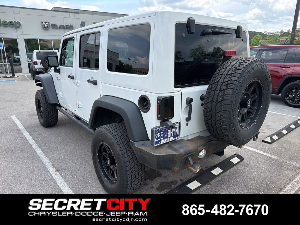 Used 2014 Jeep Wrangler Unlimited Rubicon w/ Connectivity Group AWD/4WD image 7