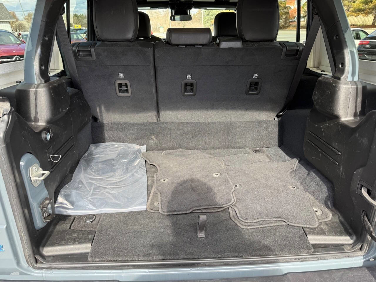 Used 2024 Jeep Wrangler Unlimited Sahara AWD/4WD image 11