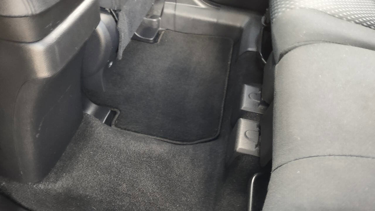 Used 2018 Mitsubishi Outlander ES image 27