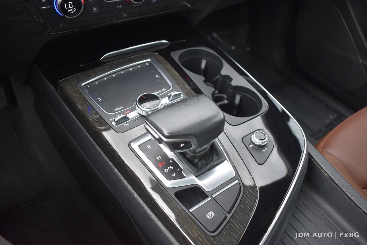 Used 2019 Audi Q7 3.0T Premium w/ Convenience Package AWD/4WD image 29