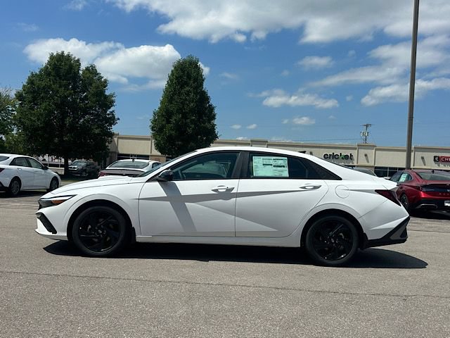 New 2026 Hyundai Elantra SEL Sport FWD image 3
