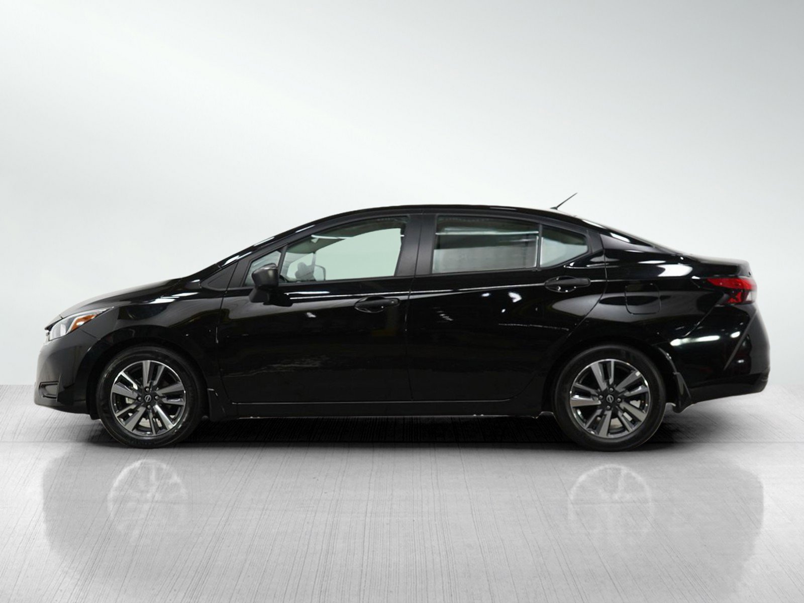 Used 2024 Nissan Versa S w/ S Plus Package image 3