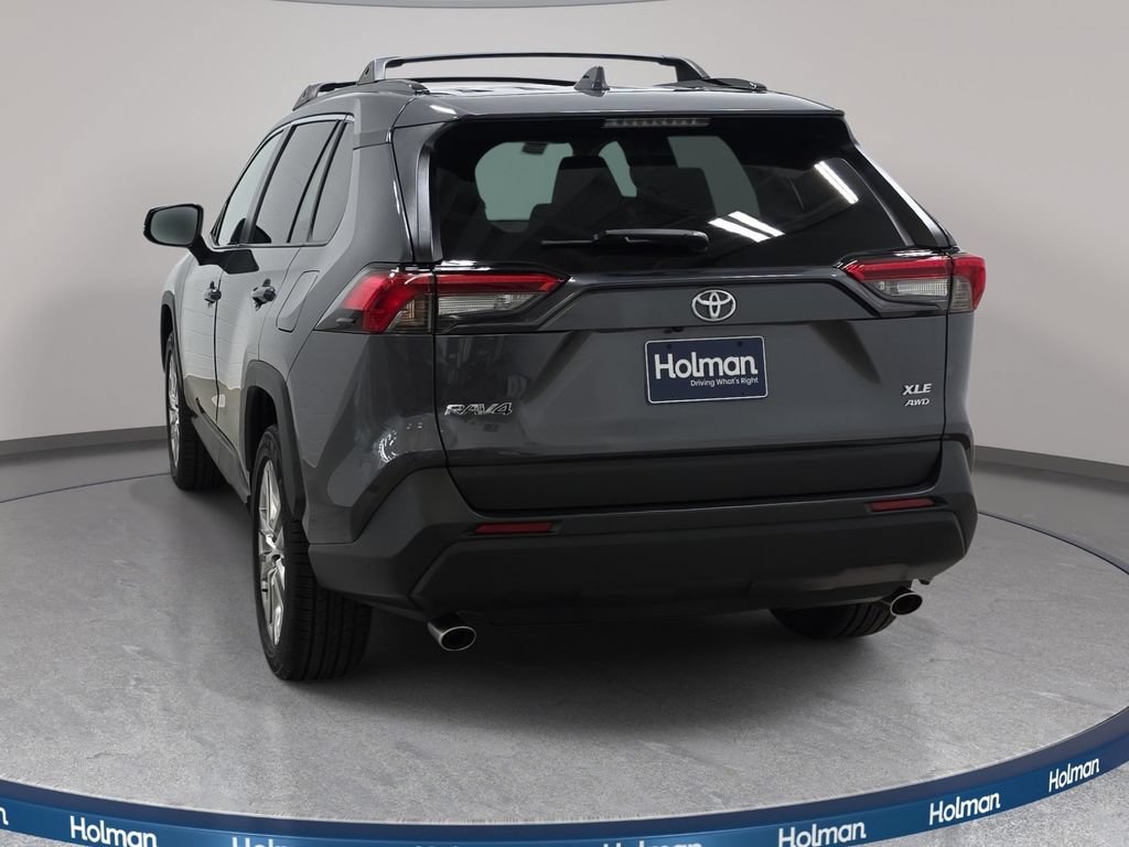 Used 2021 Toyota RAV4 XLE Premium AWD/4WD image 7