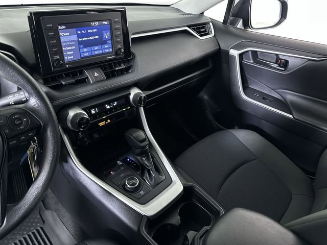 Used 2021 Toyota RAV4 LE AWD/4WD image 36