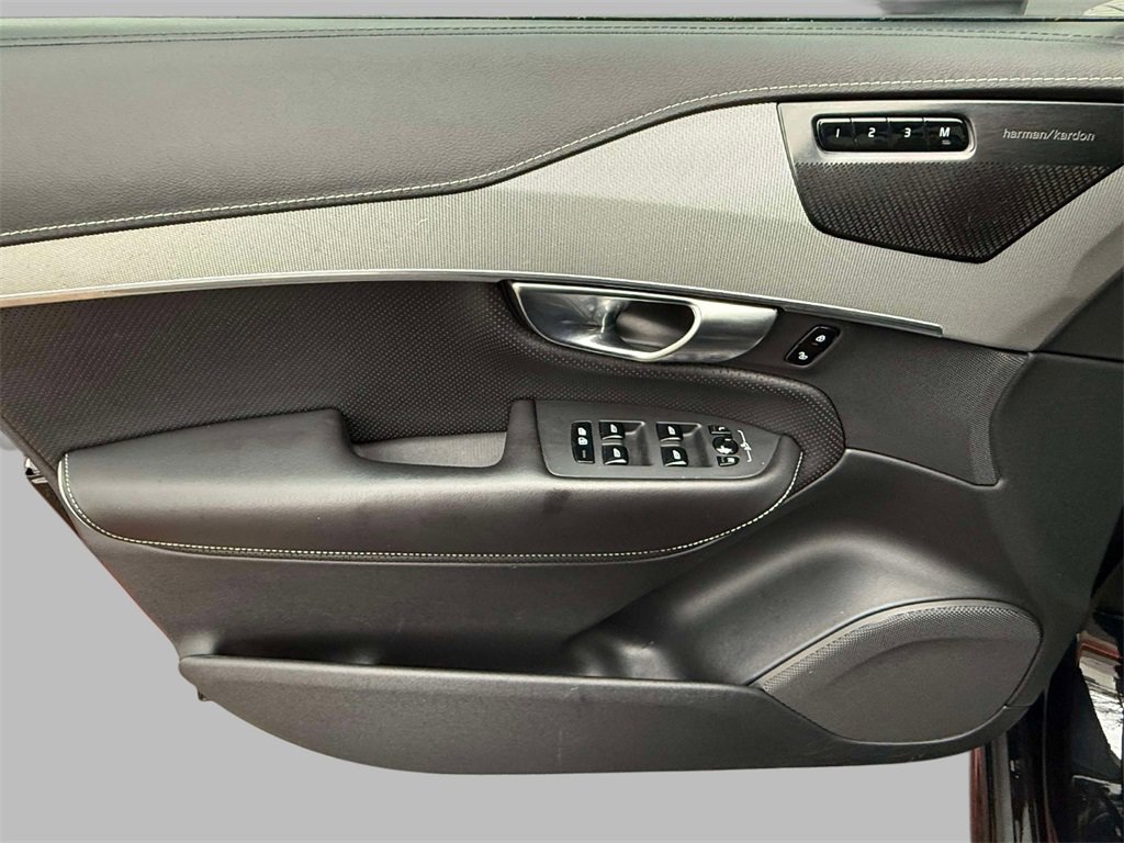 Used 2020 Volvo XC90 T6 R-Design image 20