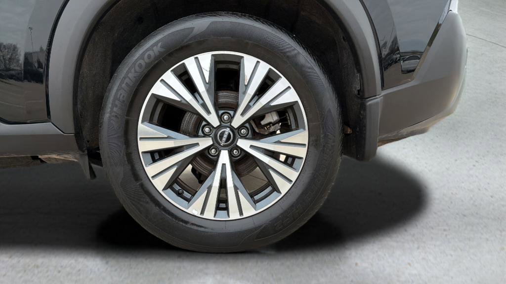 Certified 2023 Nissan Rogue SV w/ SV Premium B Package image 15