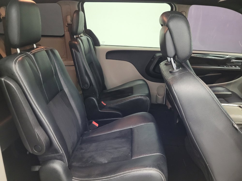 Used 2017 Dodge Grand Caravan SXT FWD image 19
