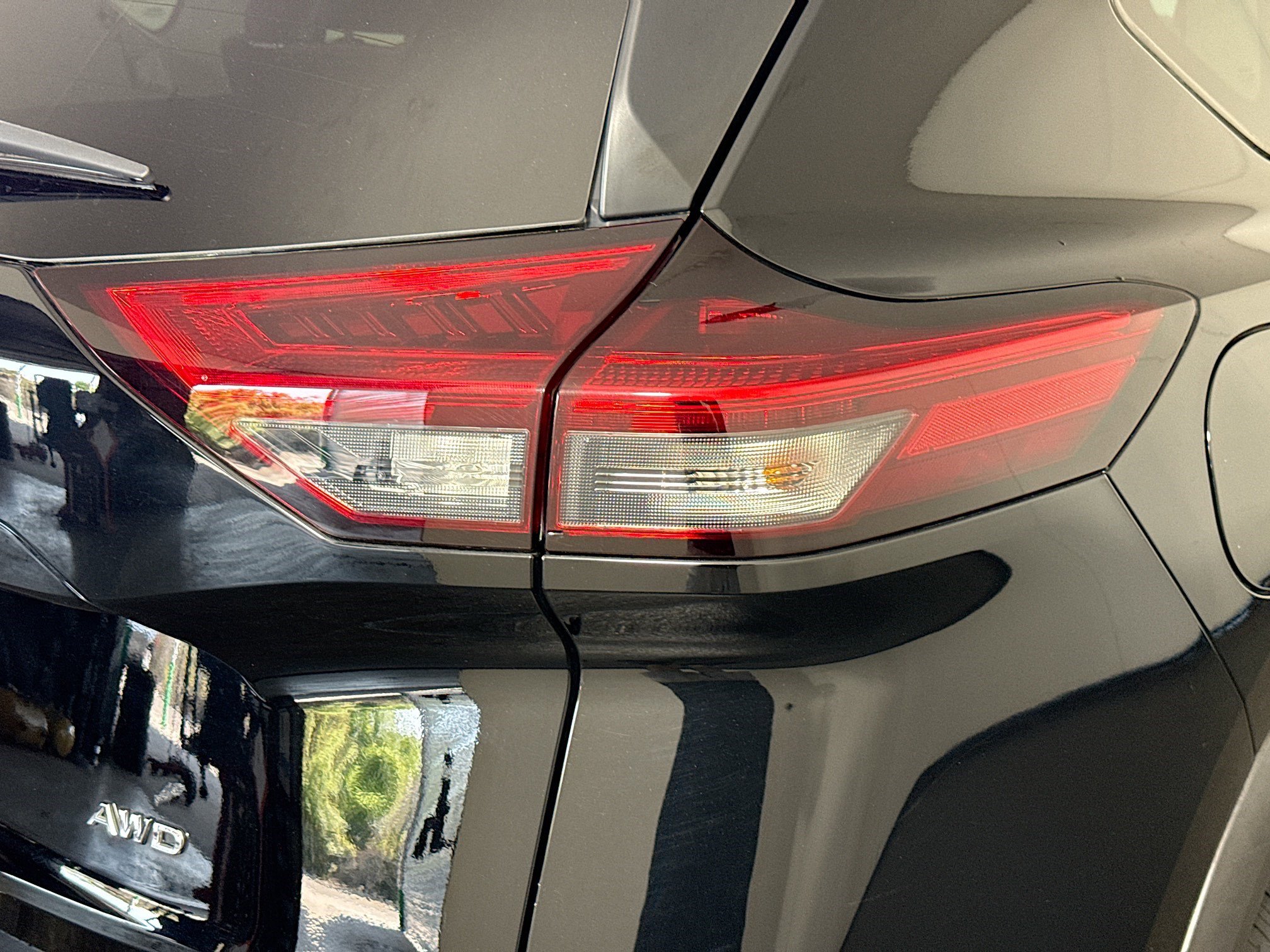 Used 2023 Nissan Rogue S image 34