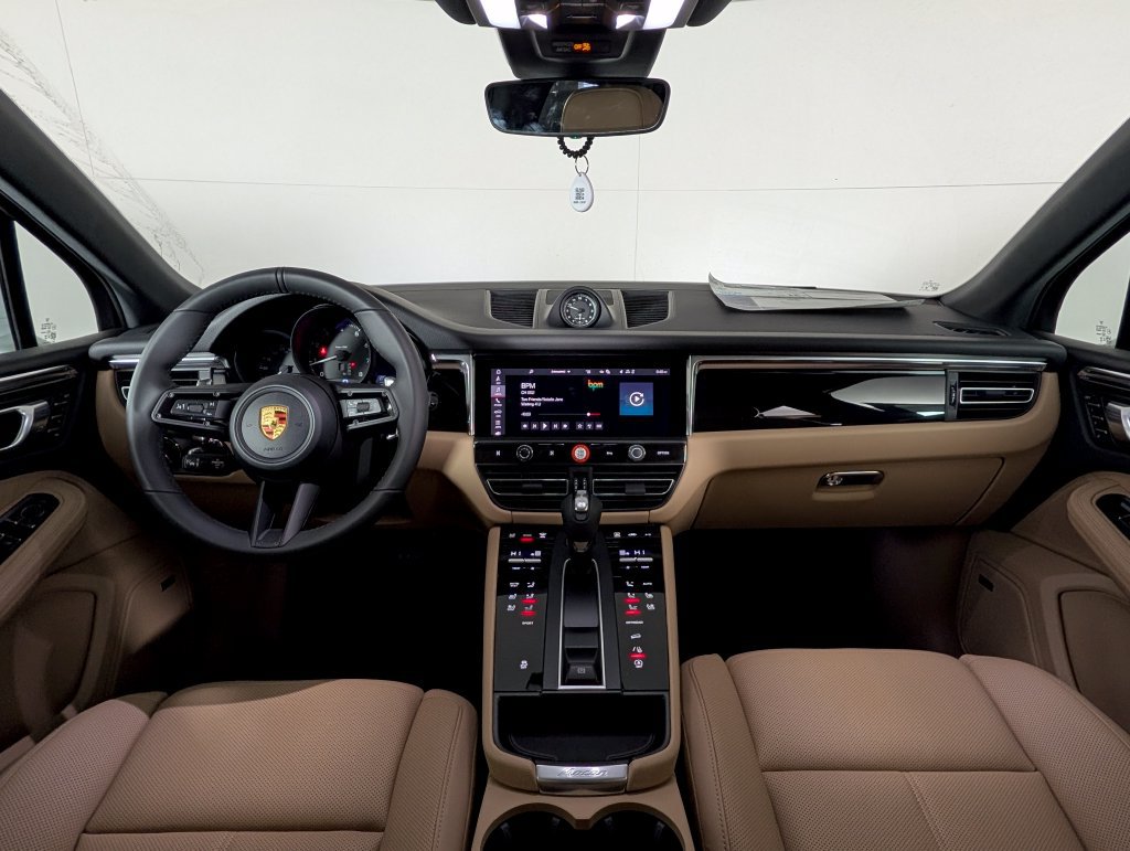 New 2026 Porsche Macan AWD/4WD image 20