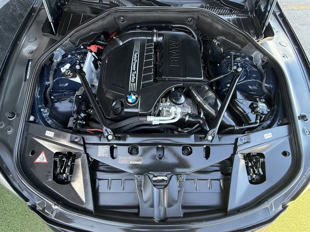 Used 2015 BMW 740i RWD image 36