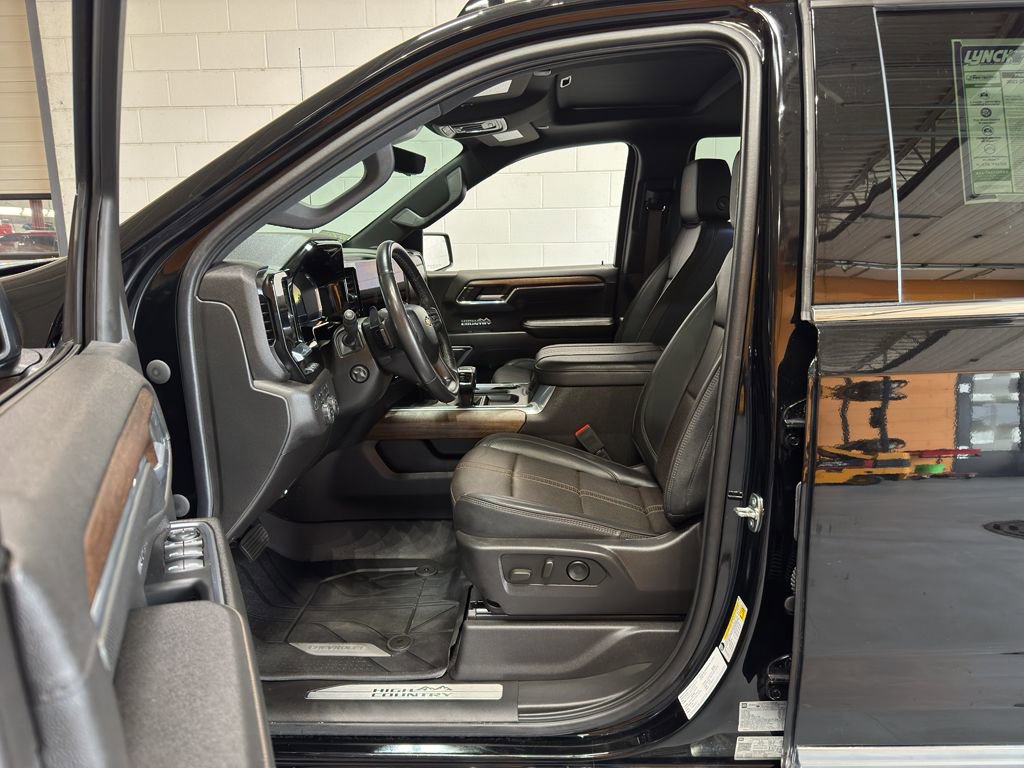 Used 2023 Chevrolet Silverado 1500 High Country w/ High Country Premium Package image 16