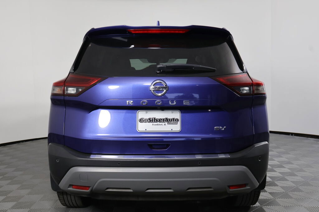 Used 2021 Nissan Rogue SV image 3