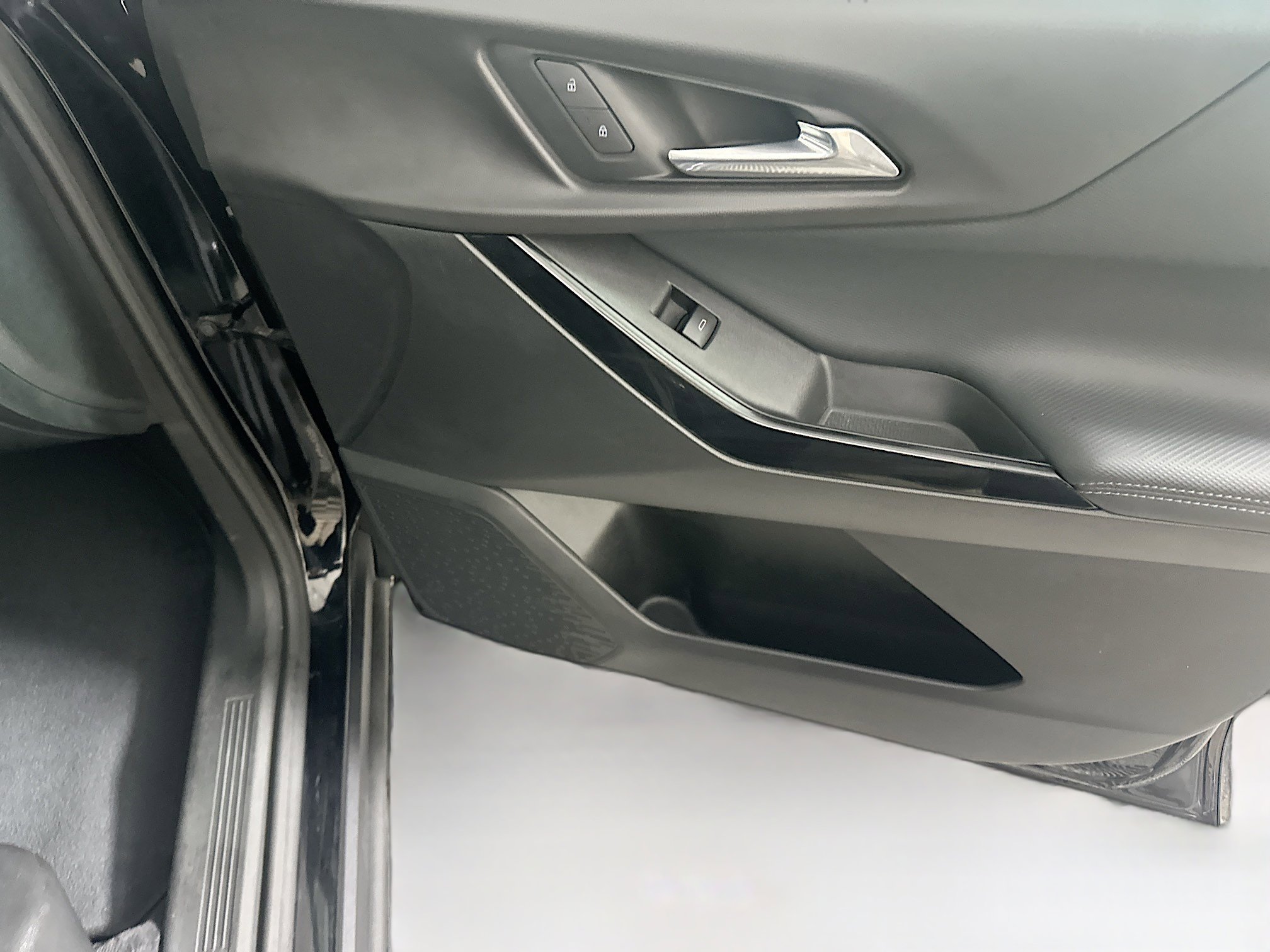 Used 2025 Chevrolet Equinox LT FWD image 30