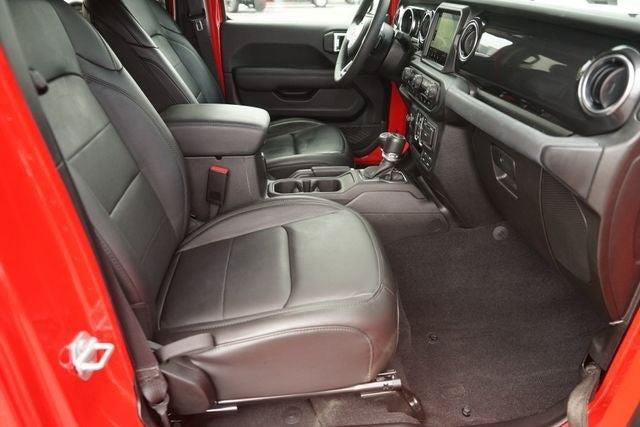 Used 2023 Jeep Wrangler Unlimited Sahara AWD/4WD image 18