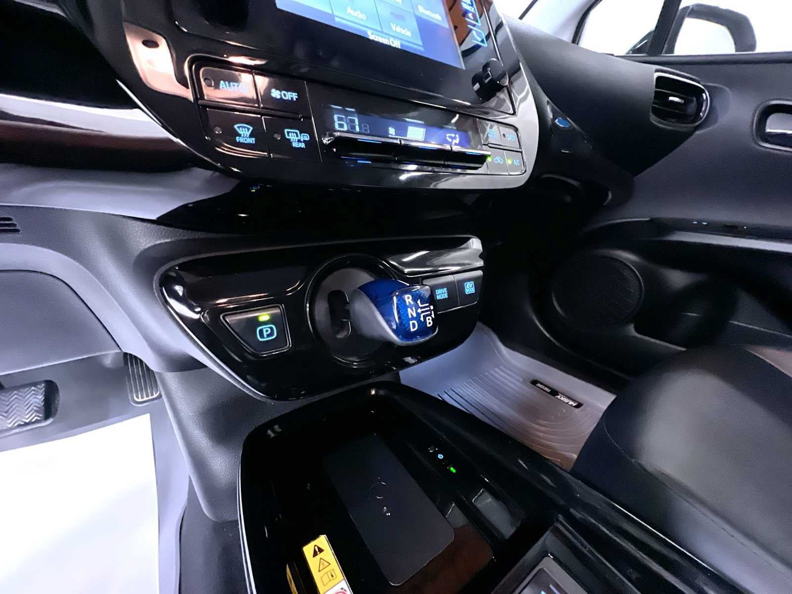 Used 2019 Toyota Prius XLE w/ Advanced Technology Package AWD/4WD image 29
