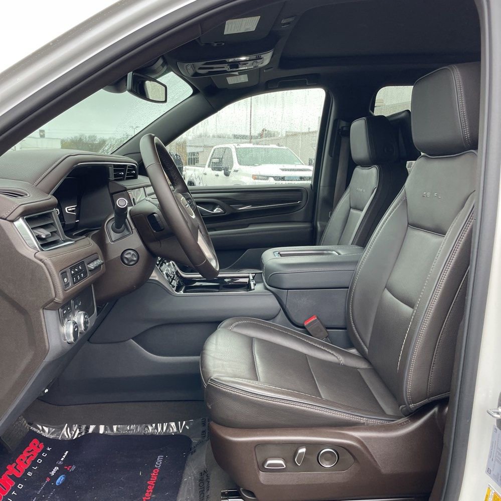 Used 2024 GMC Yukon XL Denali image 14