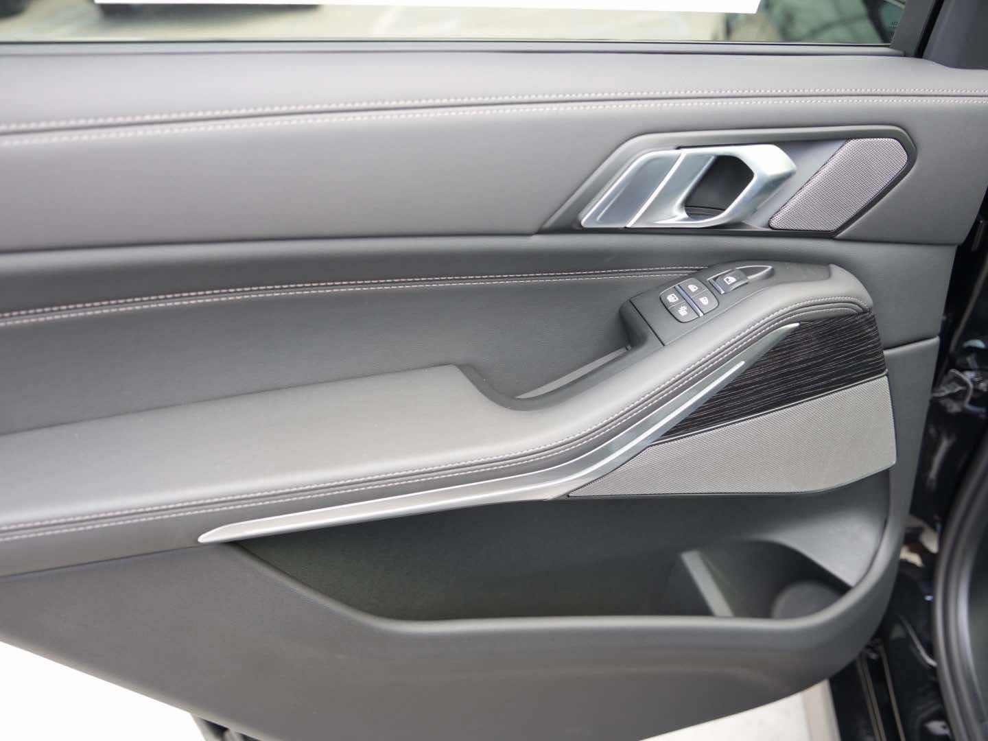 New 2026 BMW X7 xDrive40i w/ M Sport Package image 7