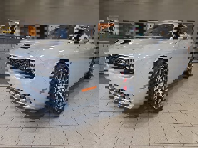 Used 2021 Dodge Challenger SRT Hellcat image 2