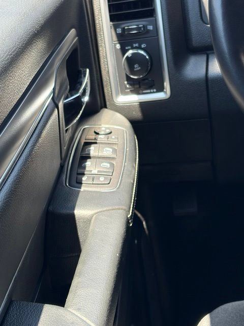 Used 2024 RAM 1500 Warlock AWD/4WD image 31
