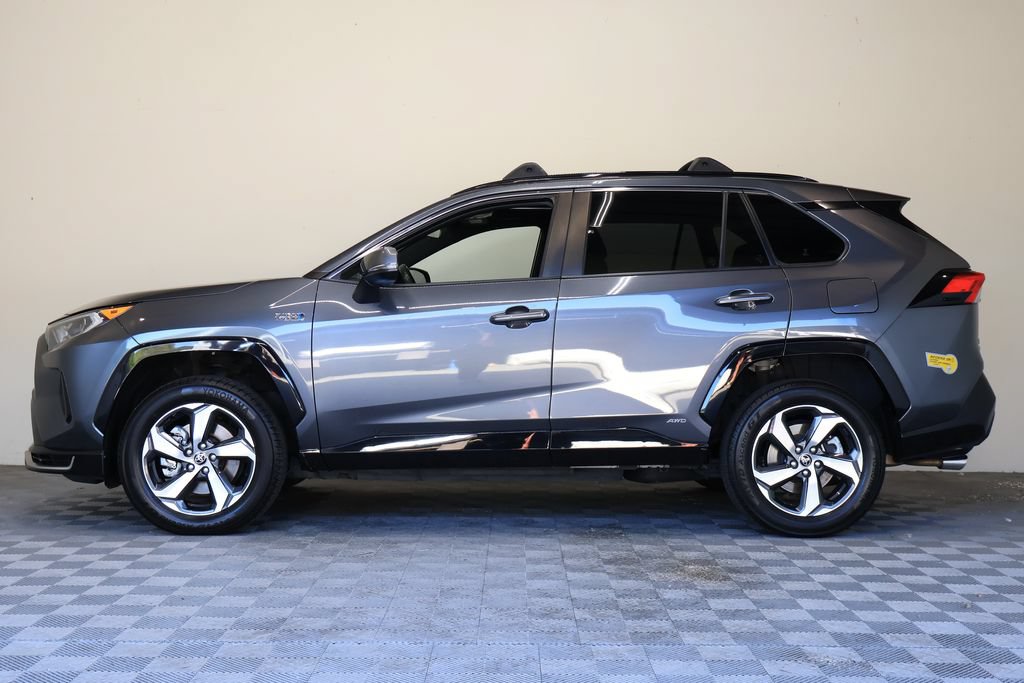 Used 2021 Toyota RAV4 SE w/ Weather & Moonroof Package AWD/4WD image 7