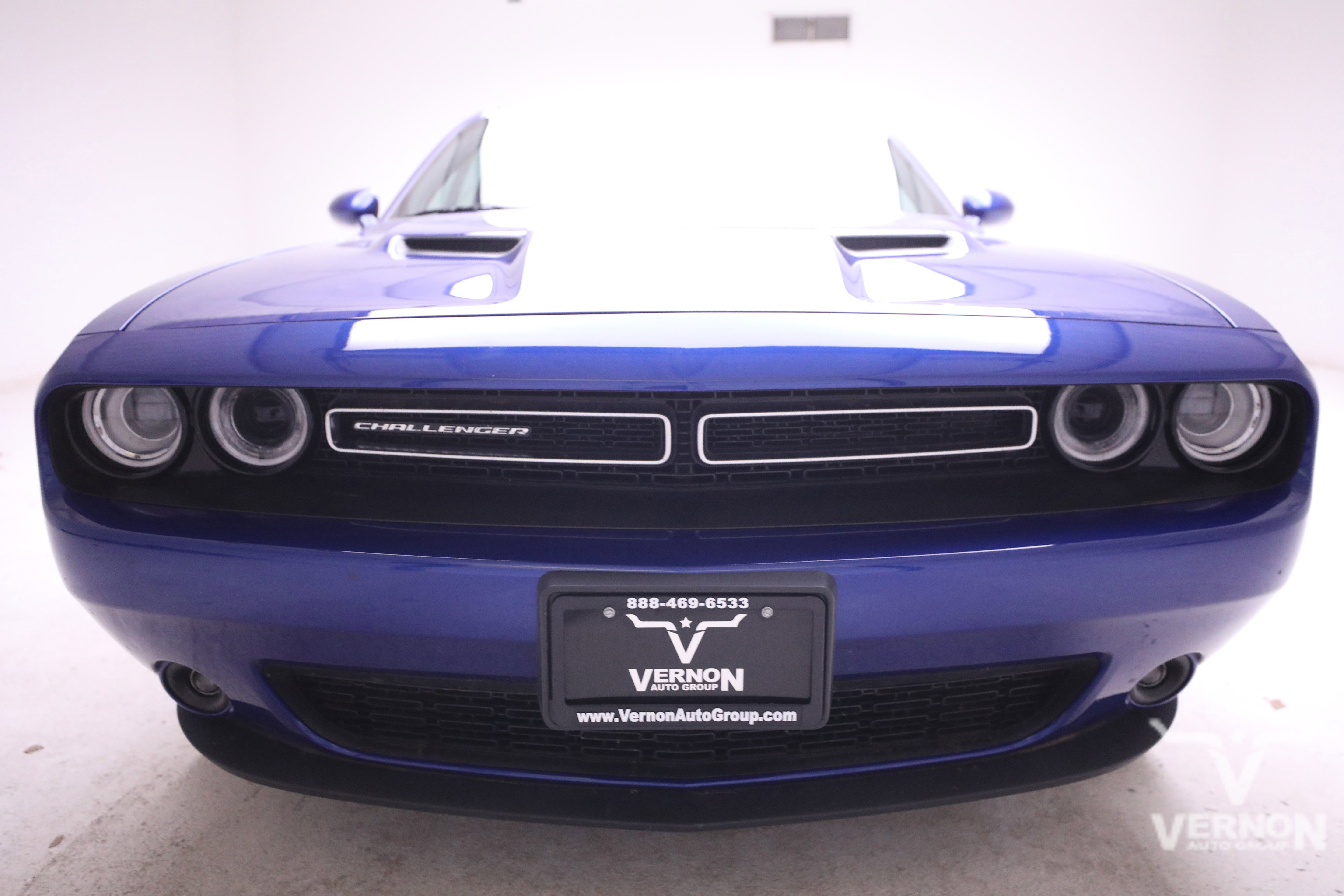 Used 2022 Dodge Challenger SXT w/ Plus Package image 7