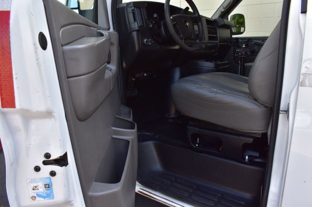 Used 2014 Chevrolet Express 2500 image 15
