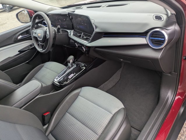 Used 2025 Chevrolet Trax LT image 26