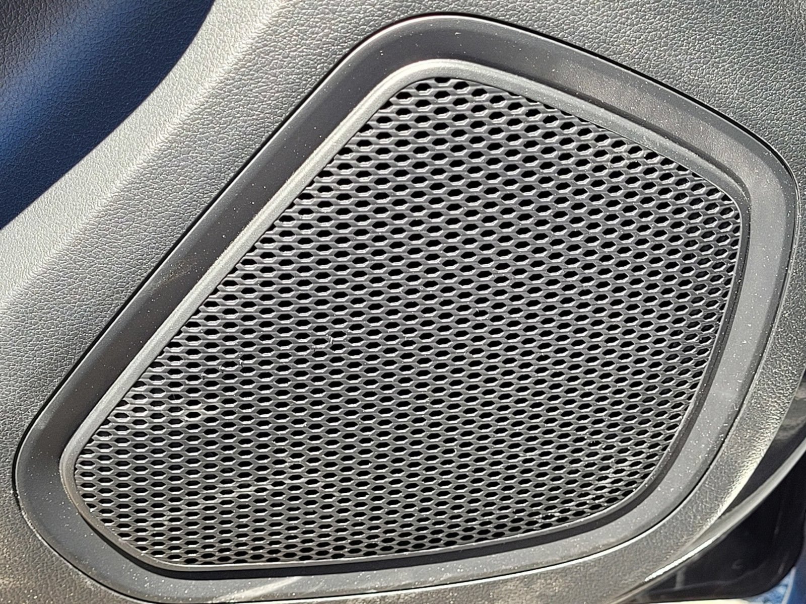 Certified 2025 Hyundai Venue SEL FWD image 24