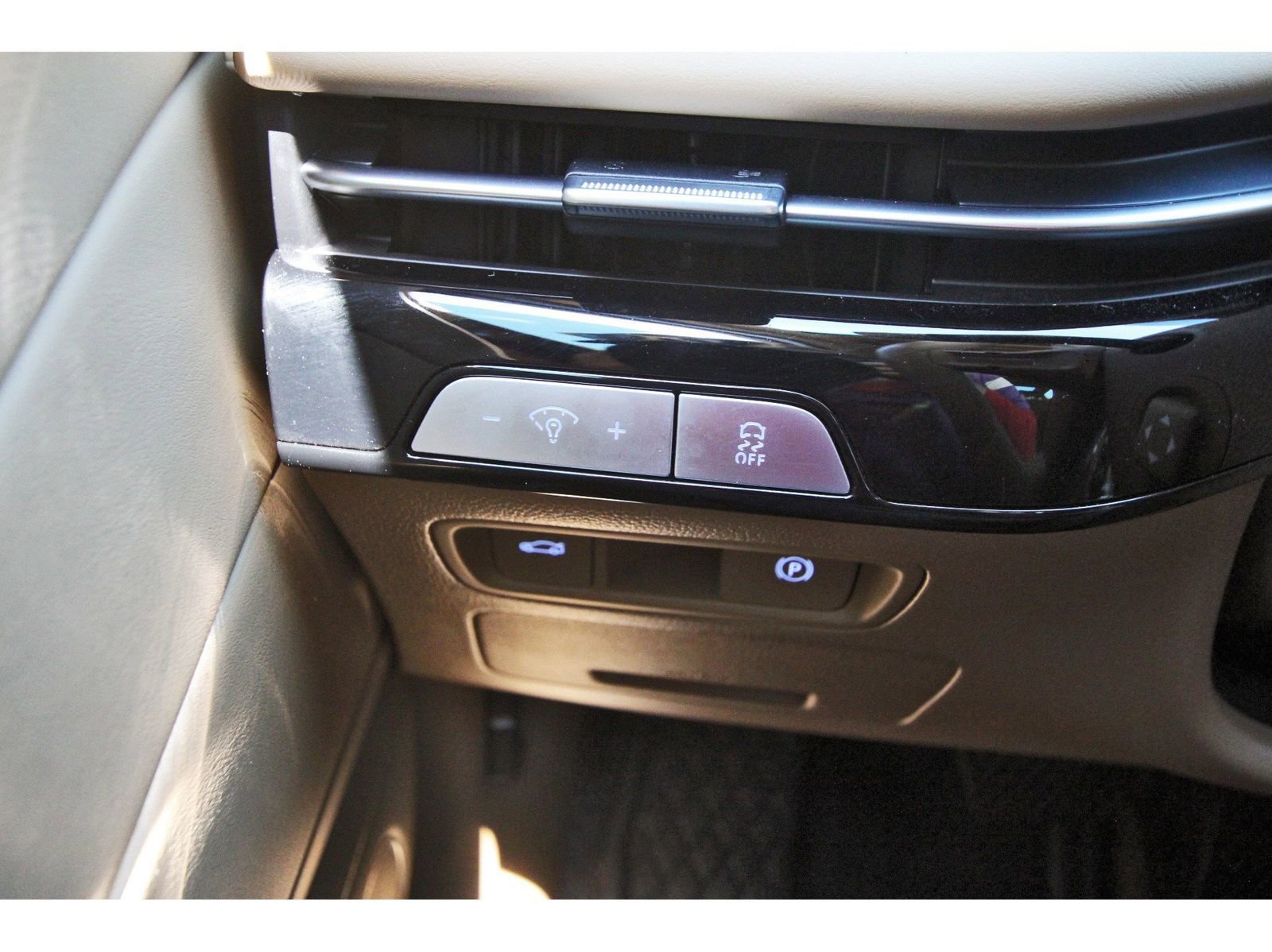 Used 2025 Genesis G80 2.5T image 22