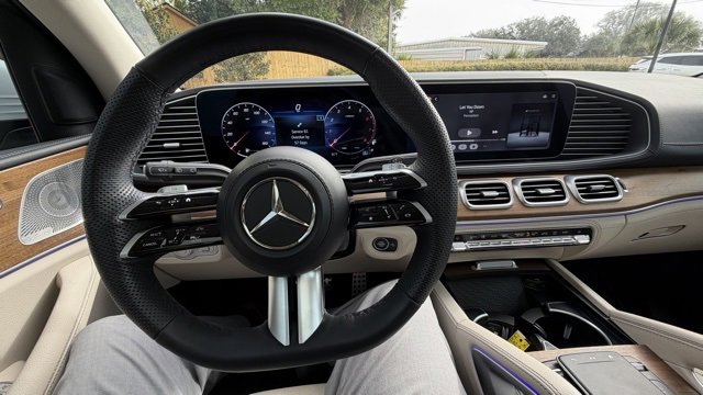 Used 2024 Mercedes-Benz GLS 450 4MATIC image 8