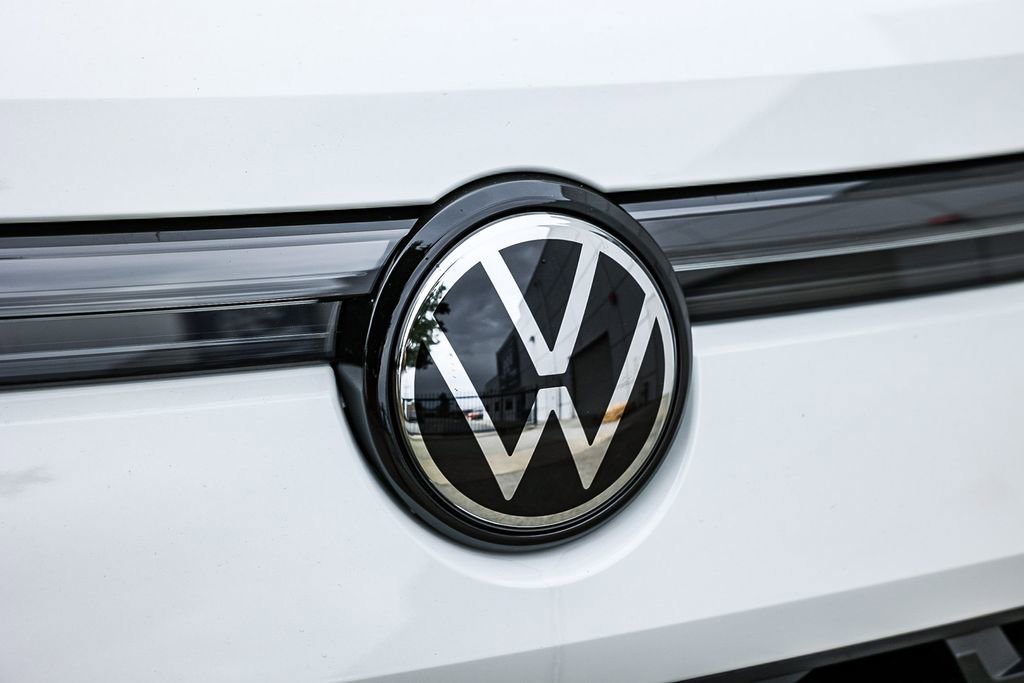 New 2026 Volkswagen Tiguan SE image 14