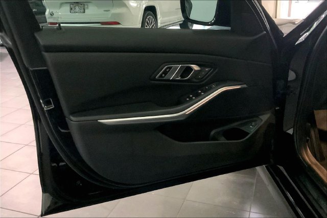 Certified 2023 BMW 330i Sedan w/ Convenience Package RWD image 10