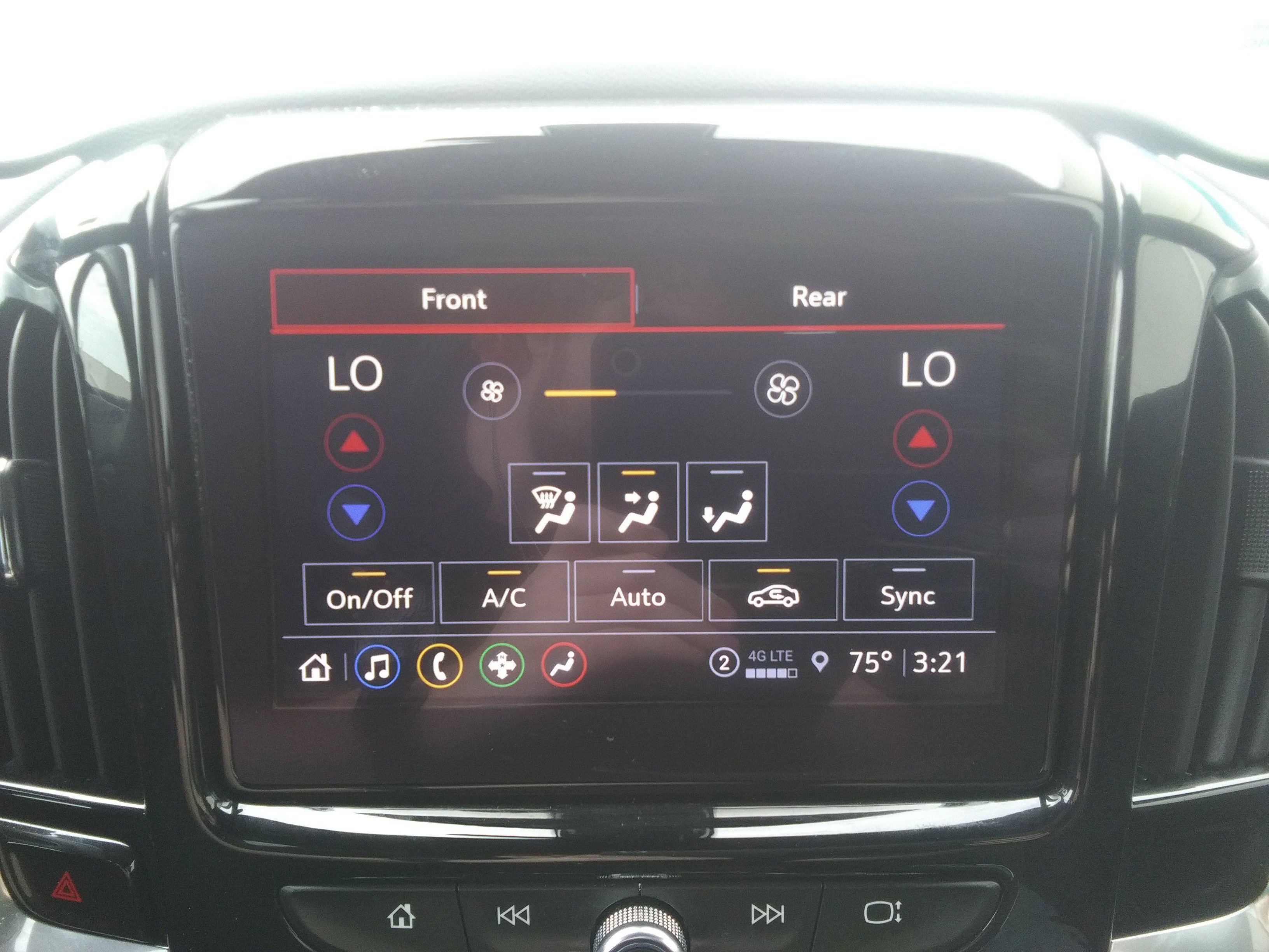 Used 2022 Chevrolet Traverse LT image 23