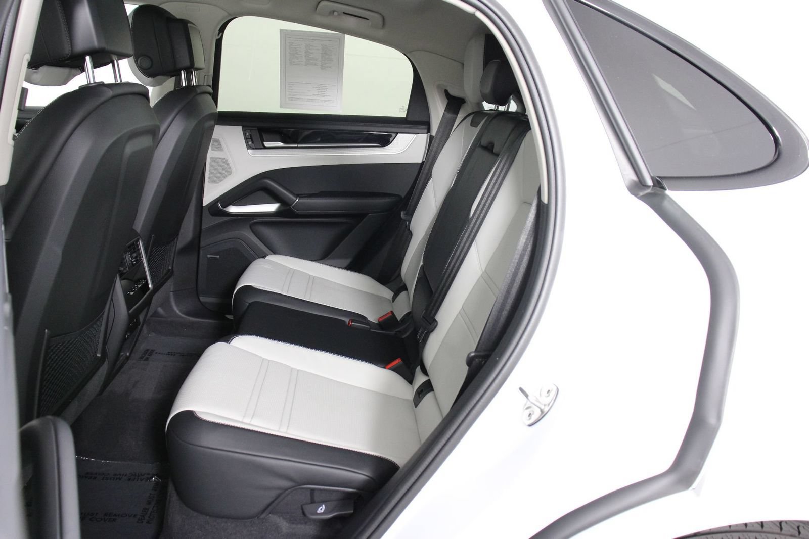 Certified 2026 Porsche Cayenne S AWD/4WD image 33