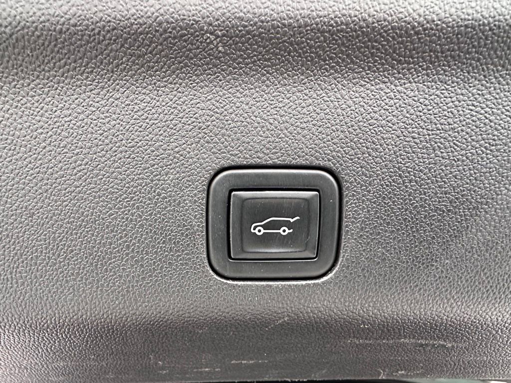Used 2023 GMC Yukon AT4 w/ AT4 Premium Package AWD/4WD image 43