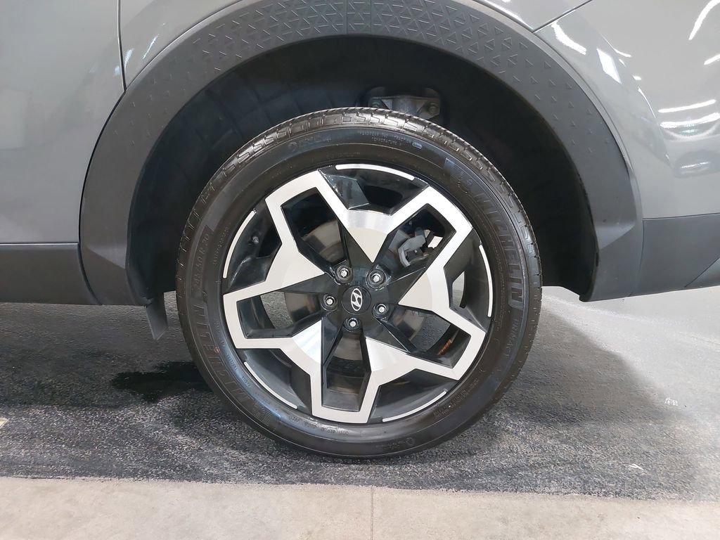 Used 2022 Hyundai Santa Cruz Limited image 35
